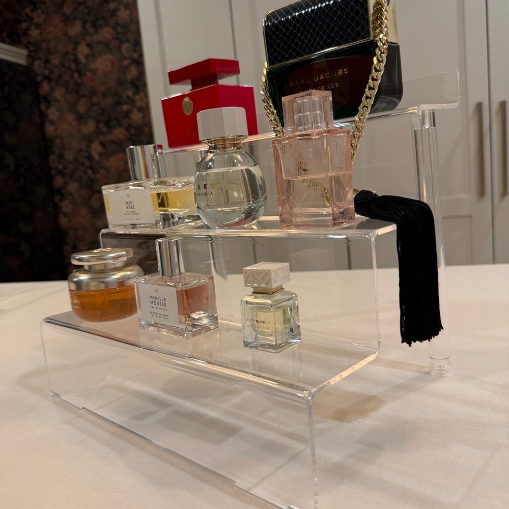 Acrylic perfume display stand